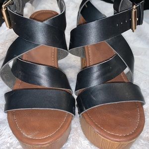 Black strappy wooden chunky heel